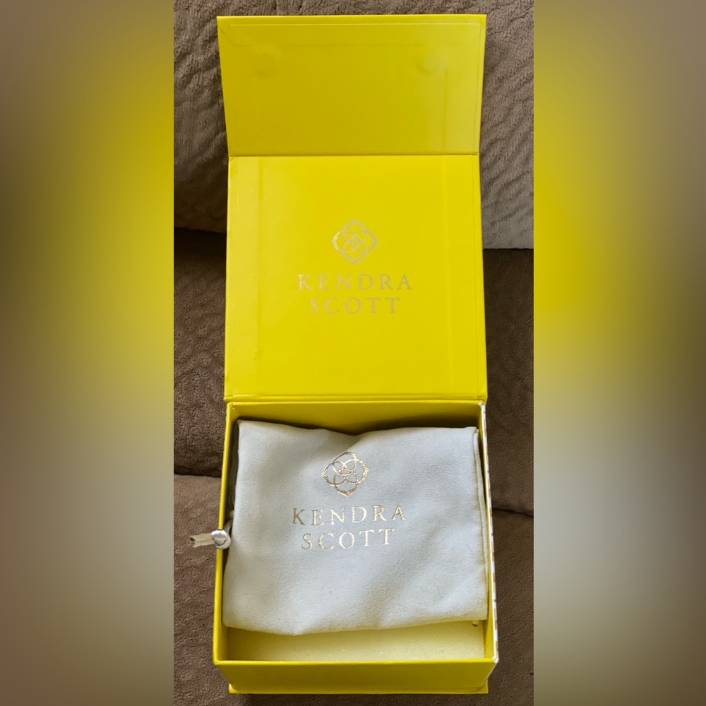 Kendra Scott Necklace Gift Box and Jewelry Bag Set - Picture 15 of 15